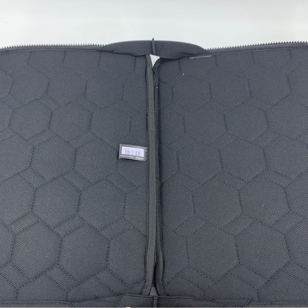 Thule Sweden gauntlet 3.0 sleeve FITS 13 inch MacBook Pro black NEW - Picture 10 of 10